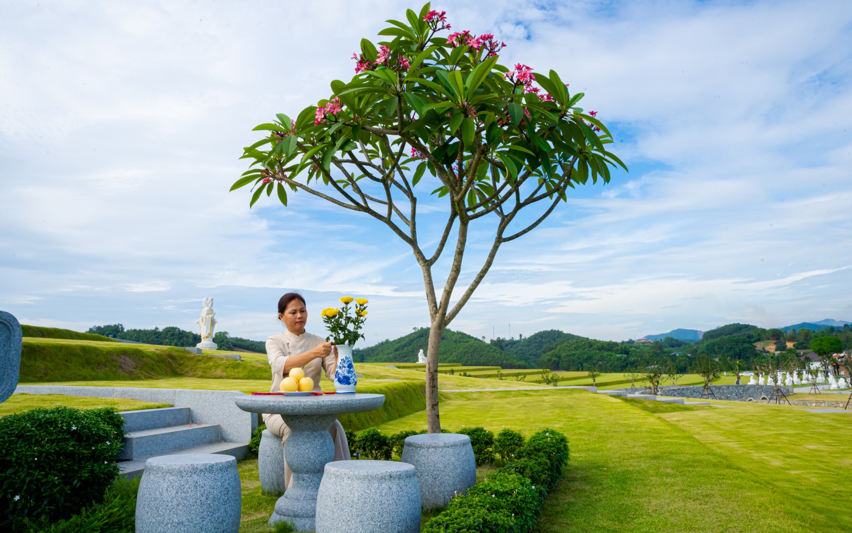 Ban Vận hành dự án chuẩn bị đồ thắp hương