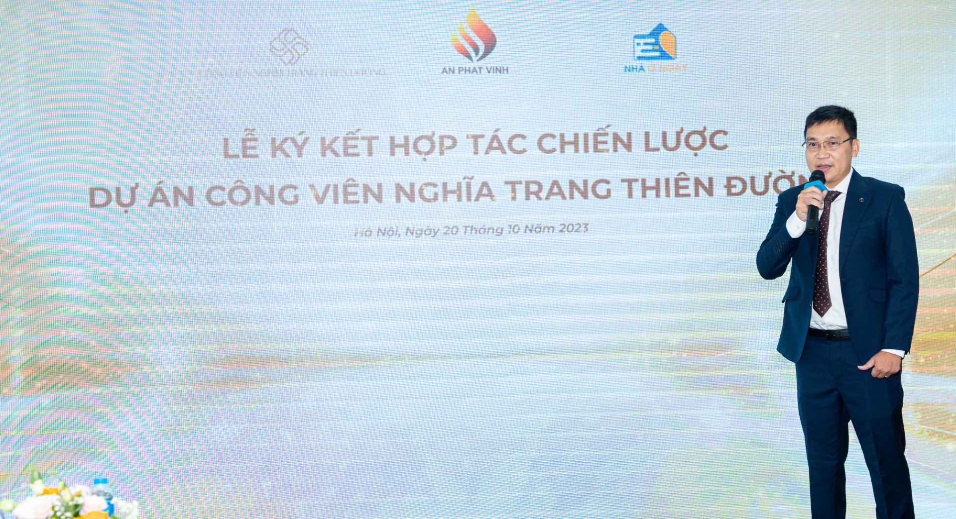 Ông Lê Tiến Dũng - Giám đốc kinh doanh Công ty Cổ phần Đầu tư Xây dựng và Thương mại An Phát Vinh chia sẻ tâm huyết của Chủ đầu tư về dự án và khẳng định năng lực của đơn vị phân phối