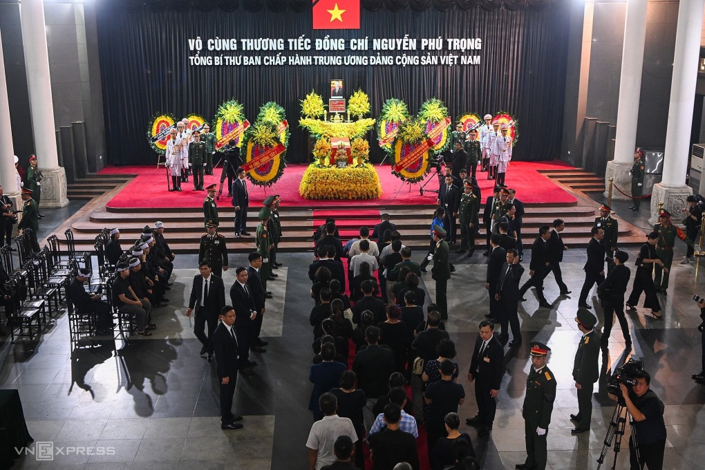 Quốc tang tại Việt Nam. (Được tổ chức tại Nhà Tang Lễ Quốc gia số 5 Trần Thánh Tông- Hà Nội)