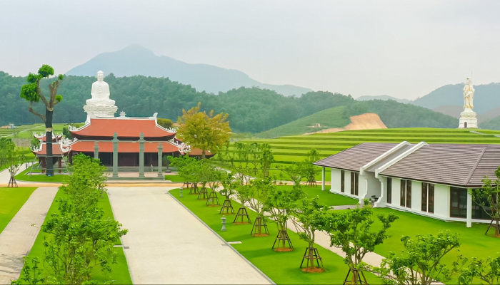 Các công trình tâm linh tại Công viên Thiên Đường