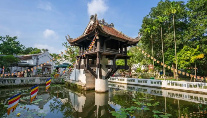 Chùa Một Cột- một trong những công trình nổi tiếng lấy cảm hứng từ hoa sen gắn liền với đạo Phật 