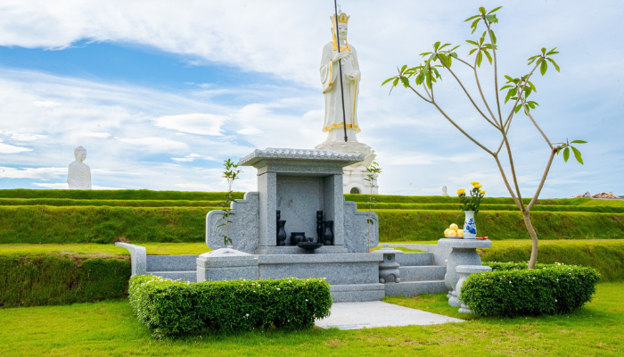 Mua sẵn đất sinh phần chính là một cách để con cái thể hiện sự chăm lo, hiếu kính đối với cha mẹ