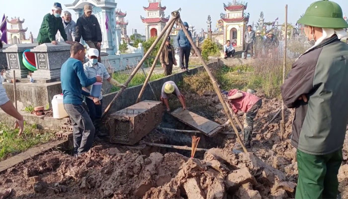 Lựa Chọn Vị Trí Tốt - Phong Thủy Hài Hòa Để Đặt Mộ