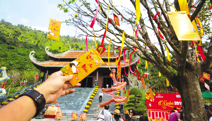 Phong tuc di chua hai loc dau nam